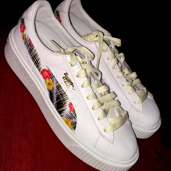 Brand new pumas. 7y=8.5 woman’s - Picture 1 of 4